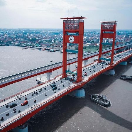 Oyo 568 Rajawali Homestay Palembang Exteriör bild