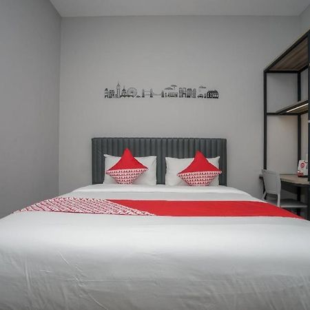 Oyo 568 Rajawali Homestay Palembang Exteriör bild
