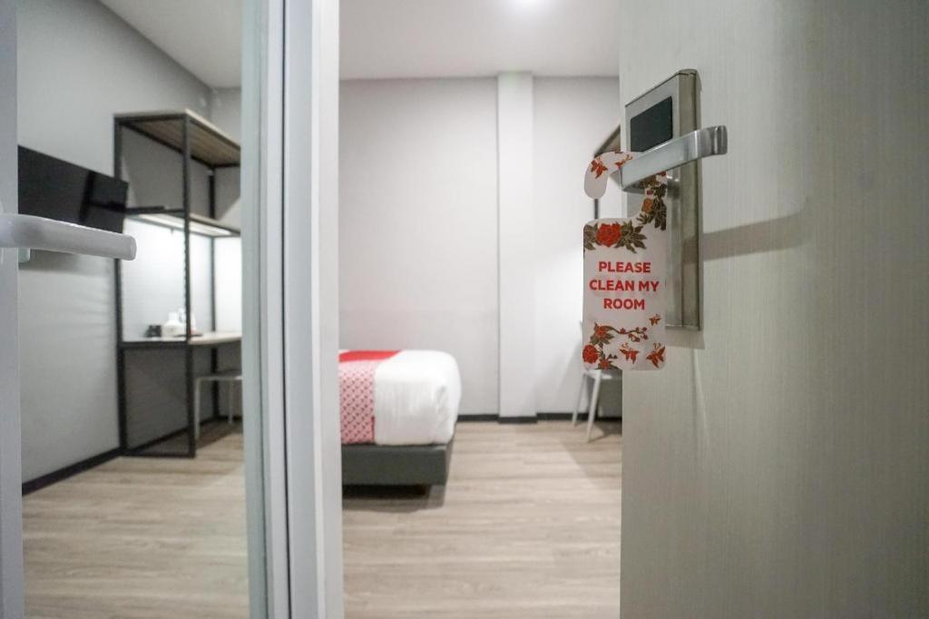 Oyo 568 Rajawali Homestay Palembang Exteriör bild