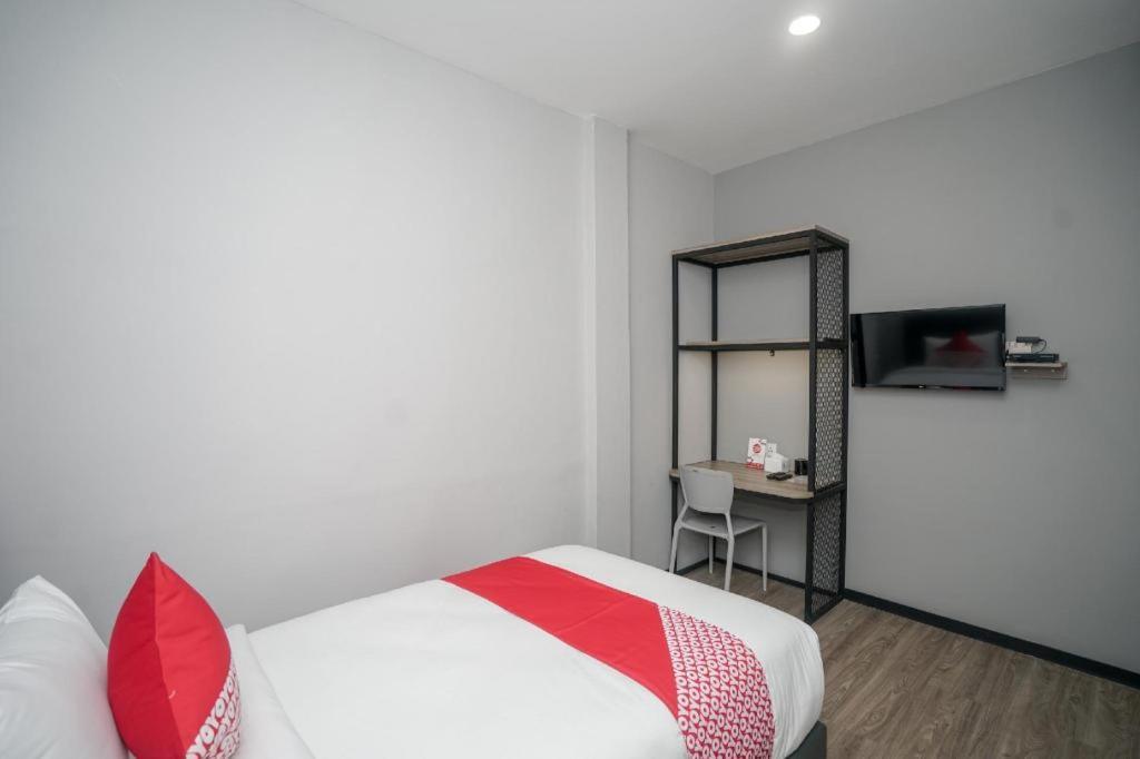Oyo 568 Rajawali Homestay Palembang Exteriör bild