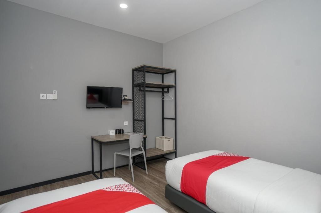 Oyo 568 Rajawali Homestay Palembang Exteriör bild