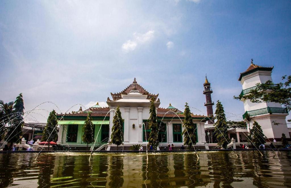 Oyo 568 Rajawali Homestay Palembang Exteriör bild