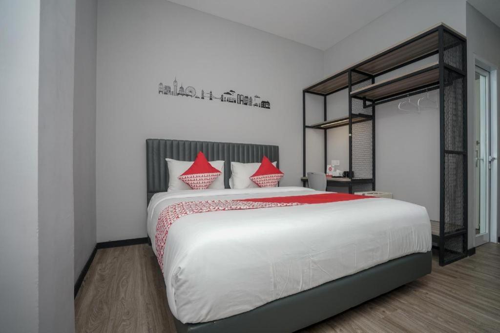 Oyo 568 Rajawali Homestay Palembang Exteriör bild