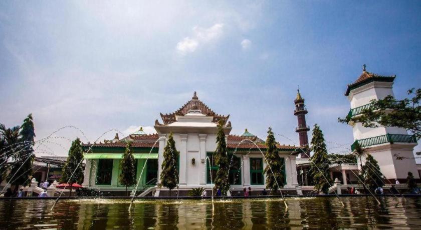 Oyo 568 Rajawali Homestay Palembang Exteriör bild