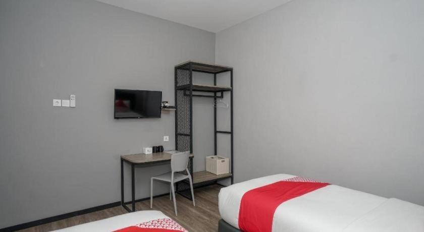 Oyo 568 Rajawali Homestay Palembang Exteriör bild